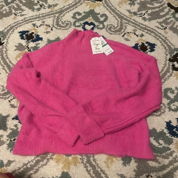 NWT Hot pink Hippie Rose Junior’s mock turtleneck fuzzy cropped sweater Size L - Picture 5 of 6